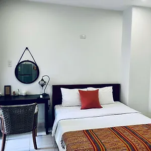 Апартаменты Moonlight House &