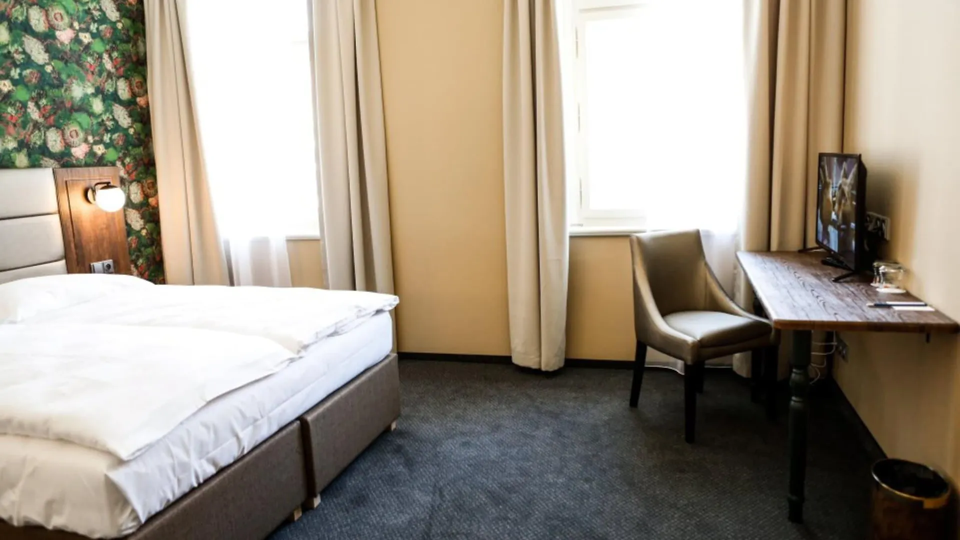Ea Hotel Victoria Prag Tjekkiet