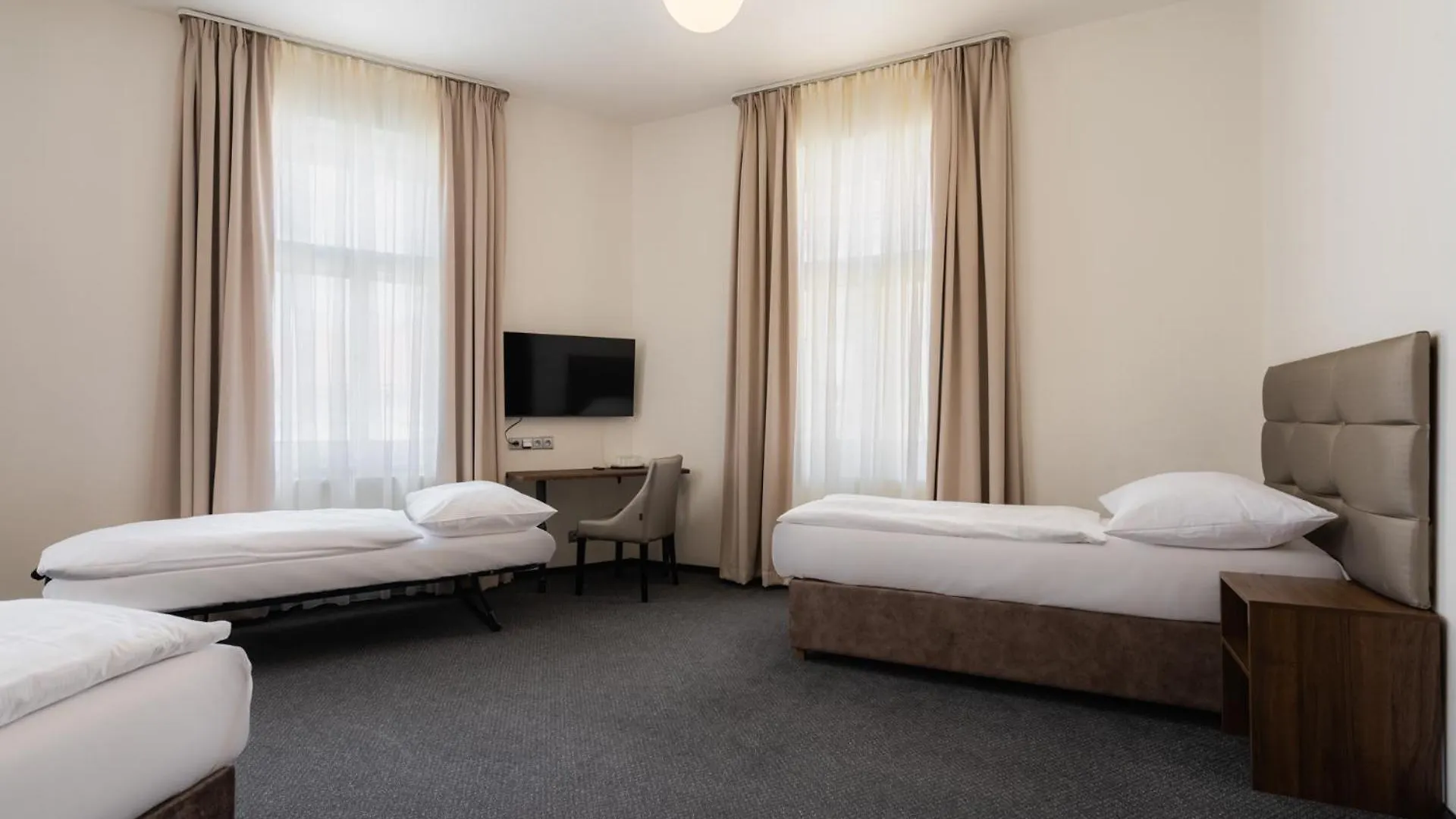 Ea Hotel Victoria Prag 4*,
